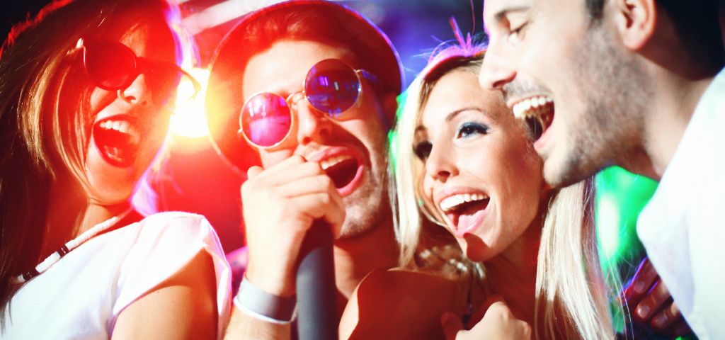 カラオケで歌いやすい洋楽おすすめ10選 みんなで盛り上がれる曲を厳選 カラオケマスター